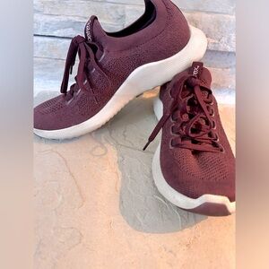 AETREX WOMENS Sneaker Maroon size EUR 38. US- 7.5/8